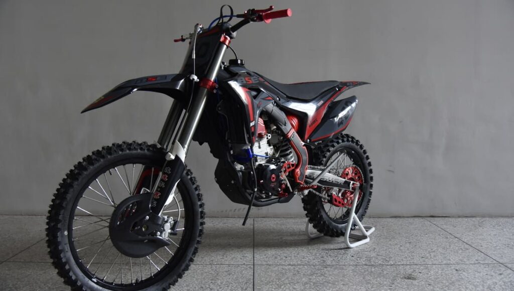 A dirt bike built with Aluminum Alloy dirt bike frame